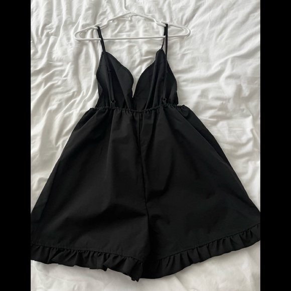 Never worn backless spaghetti strap romper - Picture 4 of 6